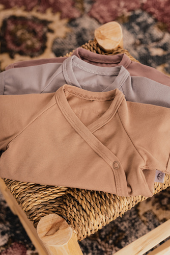 Kimono bodysuit with short sleeves